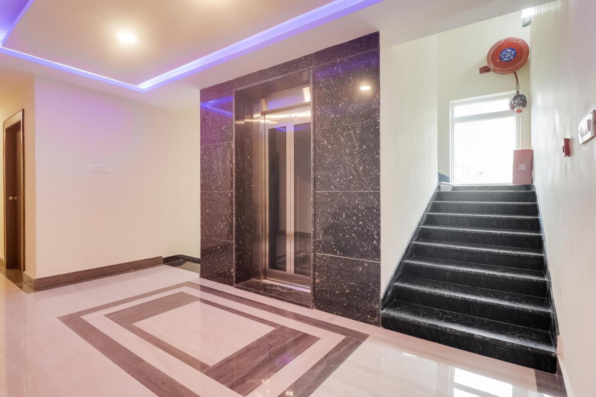 Townhouse Dj Grand Ξενοδοχείο Τιρουπάτι Εξωτερικό φωτογραφία