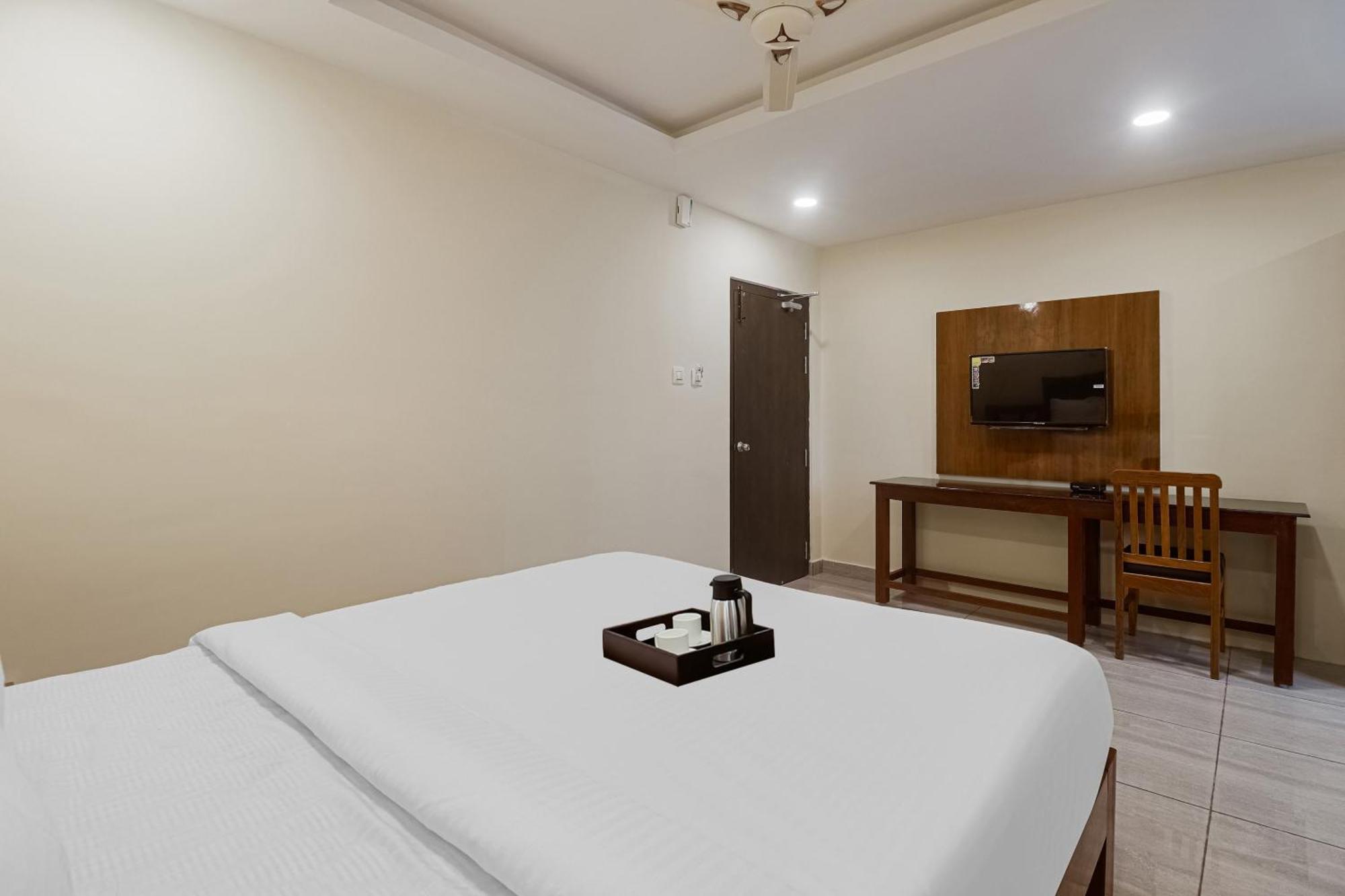 Townhouse Dj Grand Ξενοδοχείο Τιρουπάτι Εξωτερικό φωτογραφία