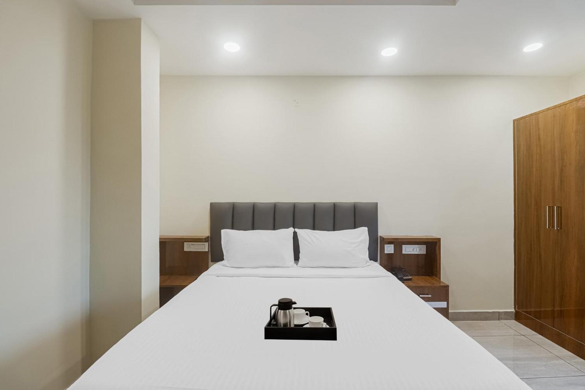Townhouse Dj Grand Ξενοδοχείο Τιρουπάτι Εξωτερικό φωτογραφία